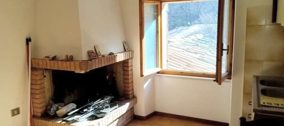 5 rooms Apartment in Preci, Italy No. 13754 5