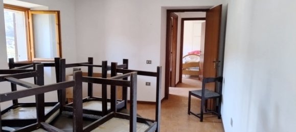 5 rooms Apartment in Preci, Italy No. 13754 13