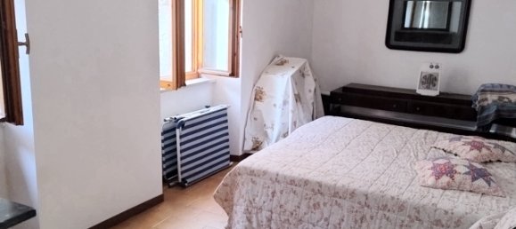 5 rooms Apartment in Preci, Italy No. 13754 11