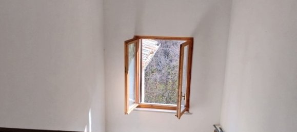 5 rooms Apartment in Preci, Italy No. 13754 6