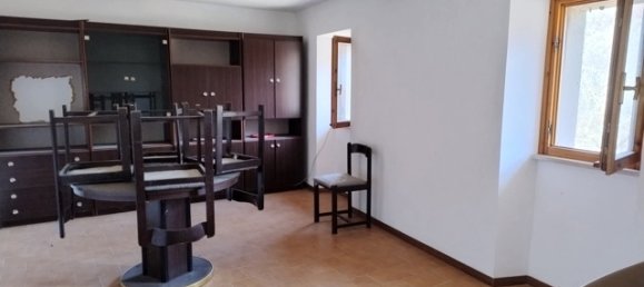 5 rooms Apartment in Preci, Italy No. 13754 23