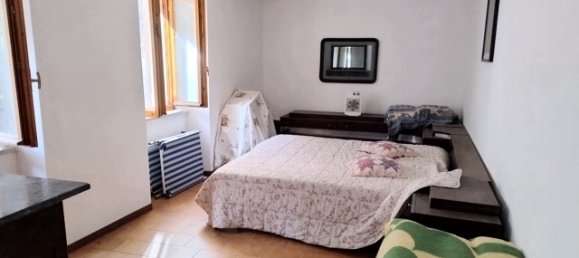 5 rooms Apartment in Preci, Italy No. 13754 24
