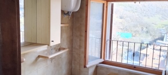 5 rooms Apartment in Preci, Italy No. 13754 8