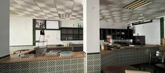 300m² propriété commerciale à vendre à Torrevieja, Alicante, Valencian Community, Spain № 369815 10