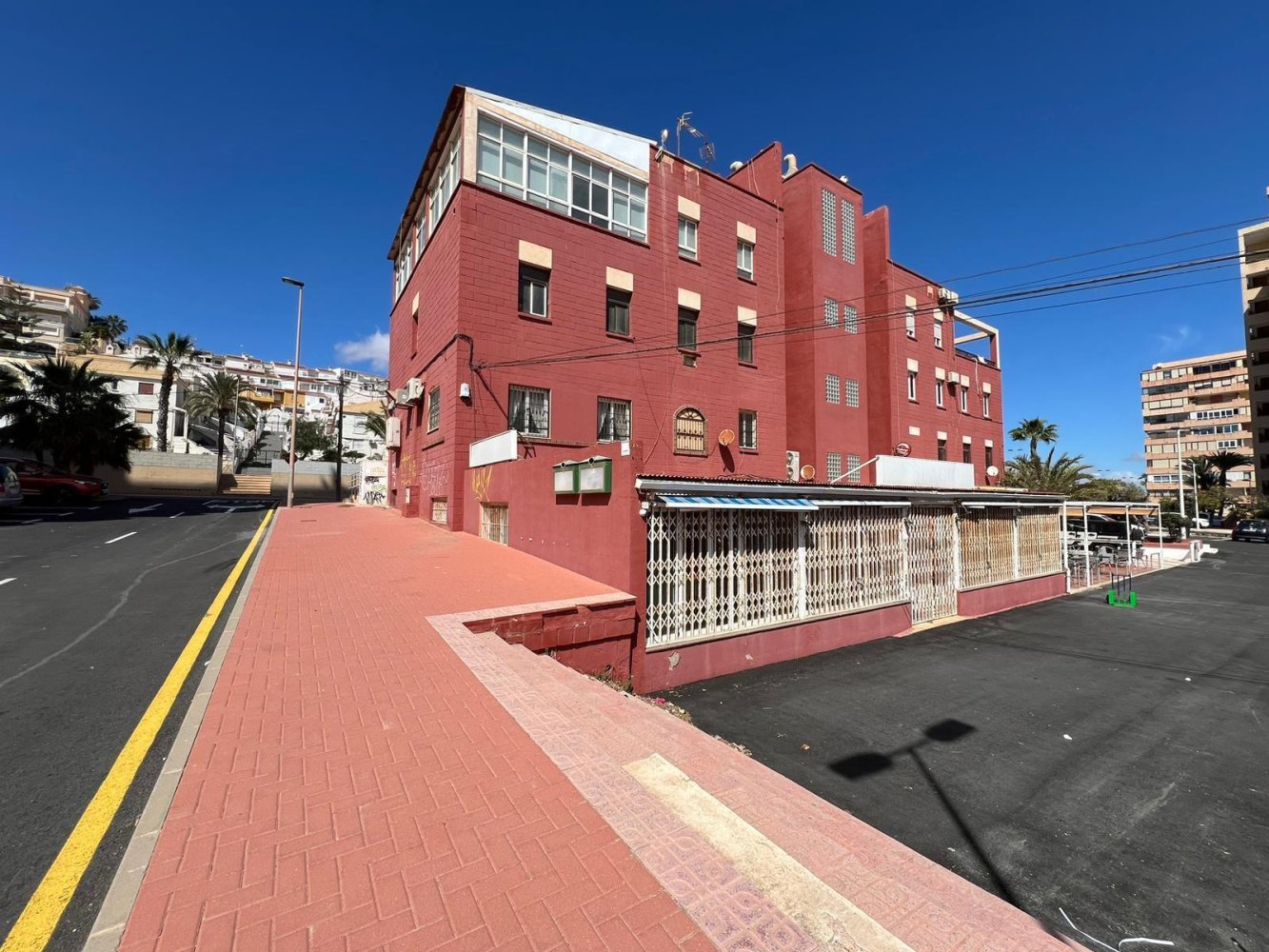 300m² propriété commerciale à vendre à Torrevieja, Alicante, Valencian Community, Spain № 369815