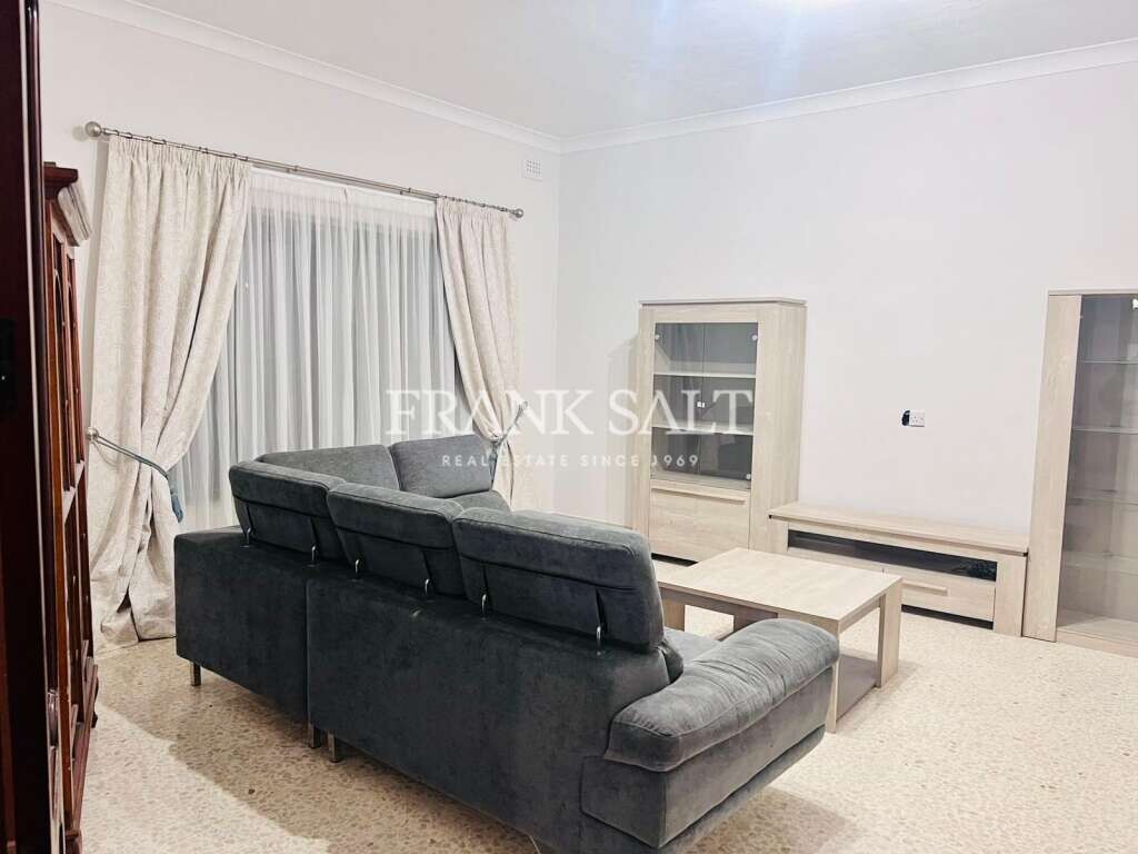 3 غرف نوم طابقين في Attard, Malta رقم 8561
