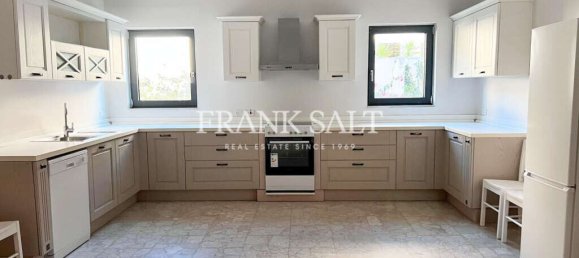 3 غرف نوم طابقين في Attard, Malta رقم 8561 3