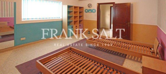 3 غرف نوم طابقين في Attard, Malta رقم 8561 10