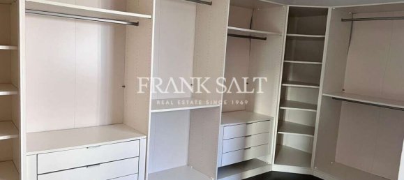 3 غرف نوم طابقين في Attard, Malta رقم 8561 6