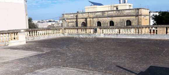 3 غرف نوم طابقين في Attard, Malta رقم 8561 11