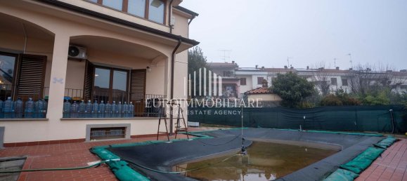 10 rooms Villa in Arezzo, Italy No. 297819 3