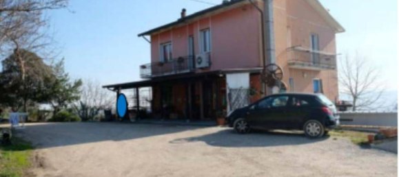 3-salle Appartement à Roncofreddo, Italy No. 220540 4