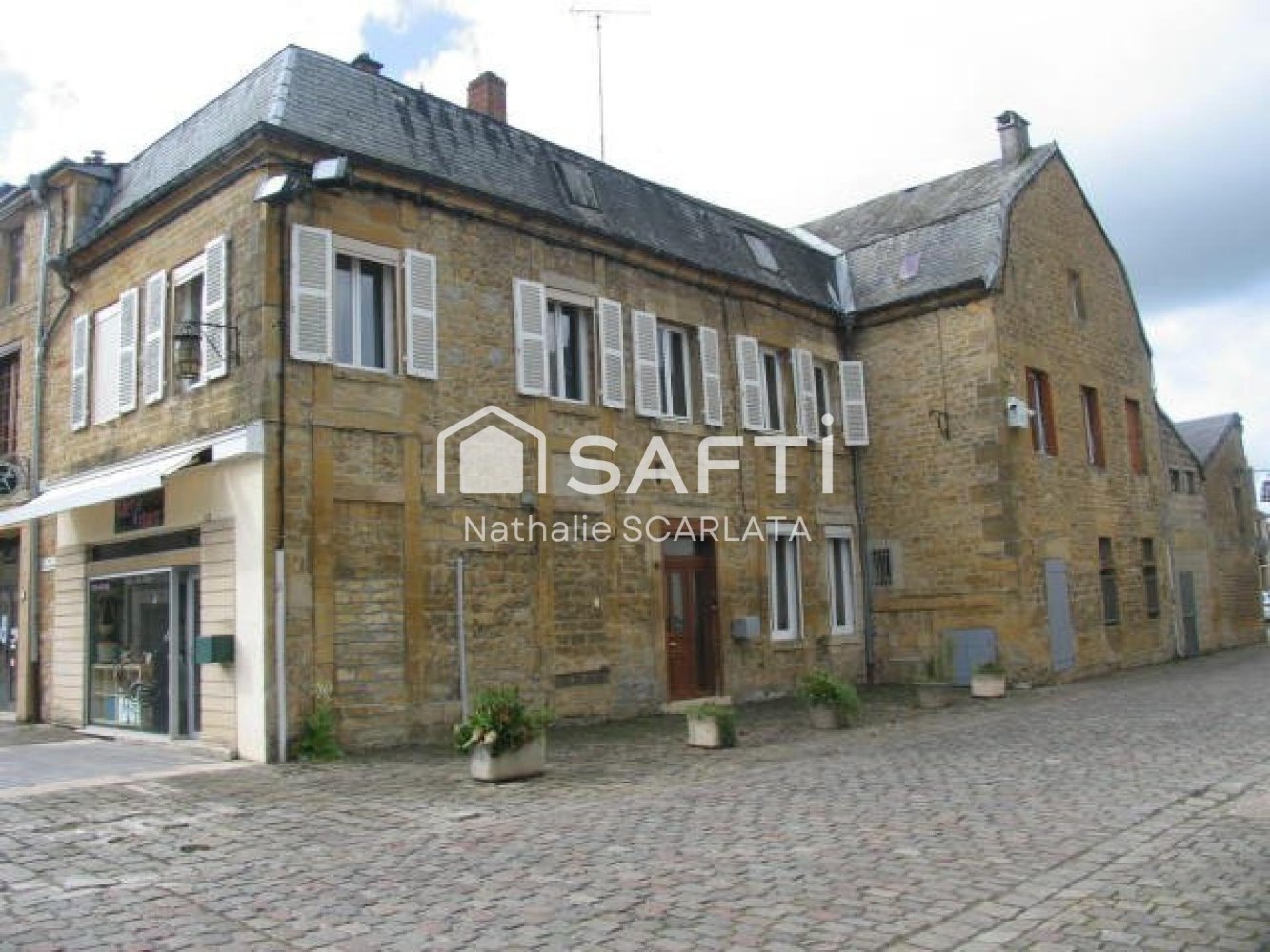 4 bedrooms House in Mouzon, France No. 235321