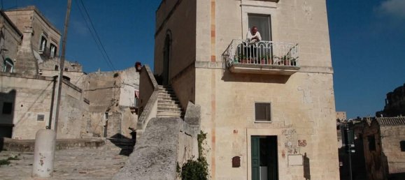 Дом с 5 комнатами в Матера, Италия № 171978 3