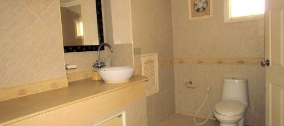 2 bedrooms Condo in Pattaya, Thailand No. 3904 6