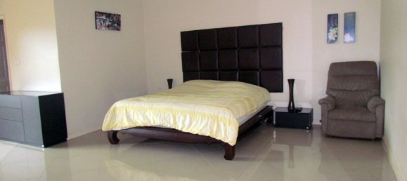 2 bedrooms Condo in Pattaya, Thailand No. 3904 10