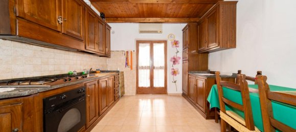 Квартира с 2 комнатами в Формелло, Италия № 151580 3