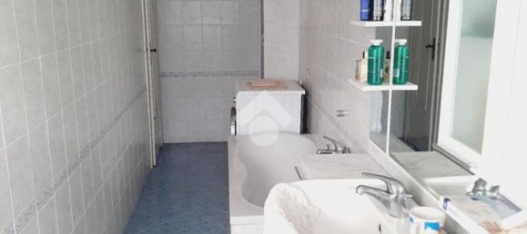 Квартира с 3 комнатами в Турин, Италия № 33118 10