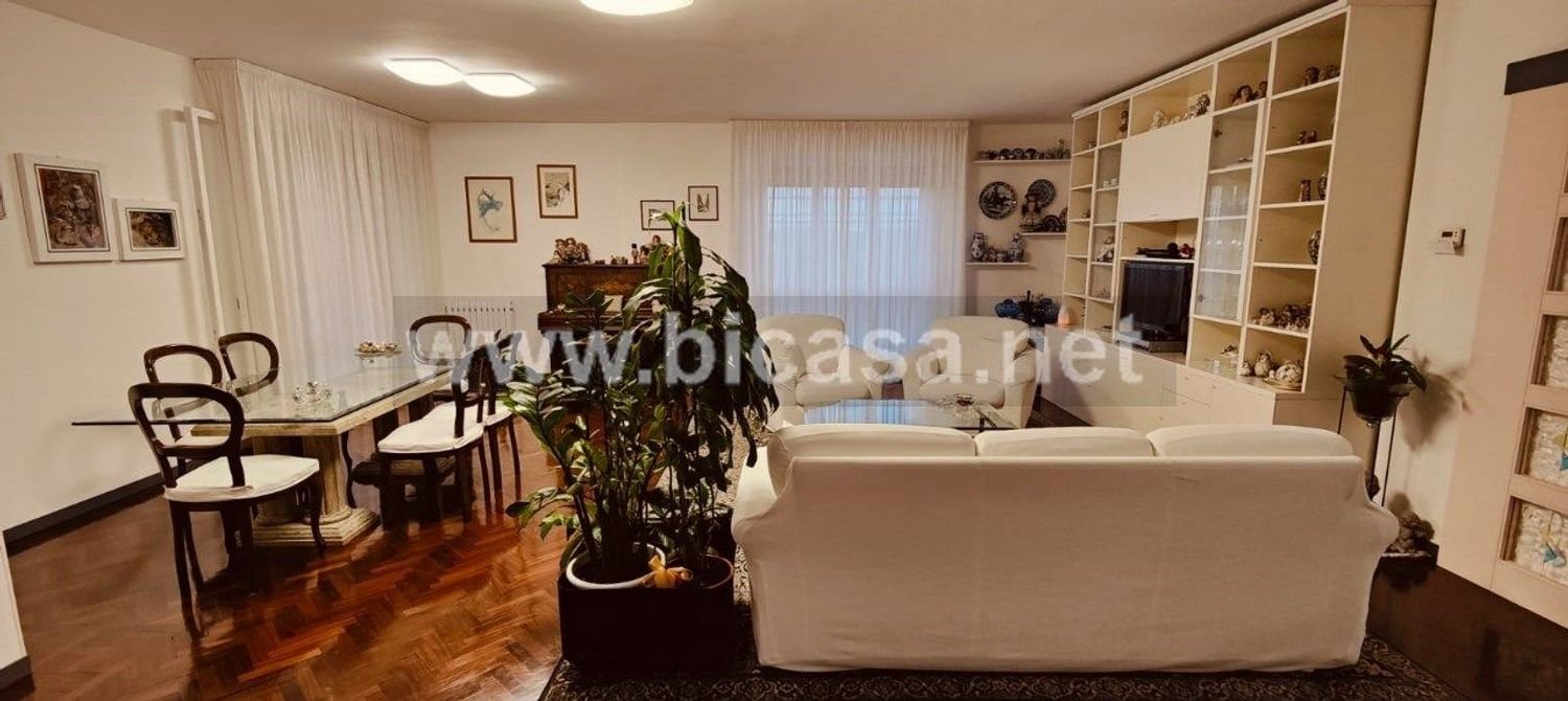 5-Zimmer Penthouse in Pesaro, Italy, Nr. 100383