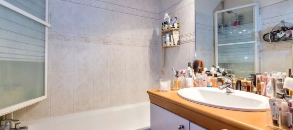 2 bedrooms Apartment in Paris, France No. 172074 8