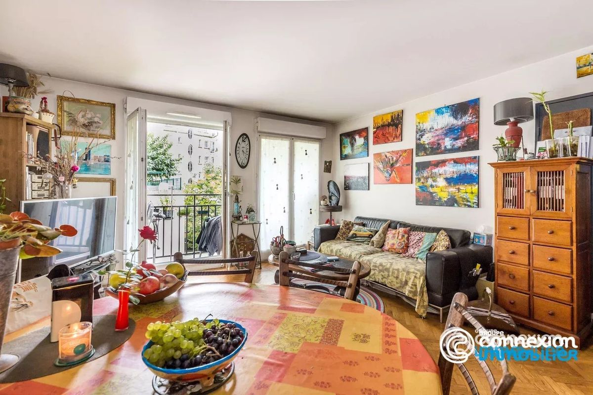 2 bedrooms Apartment in Paris, France No. 172074