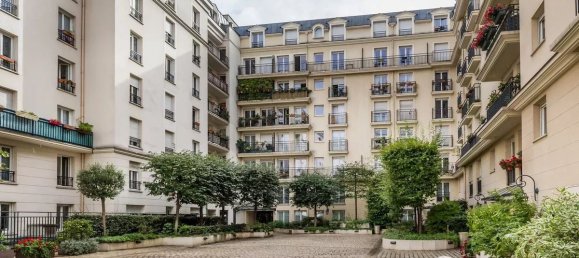 2 bedrooms Apartment in Paris, France No. 172074 3