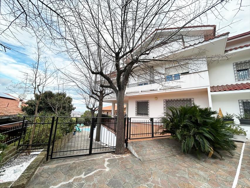 3 rooms Apartment in San Giovanni Teatino, Italy No. 167993