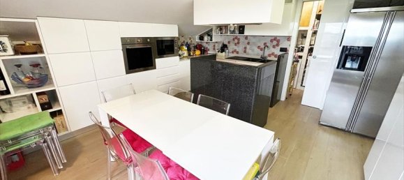 3 rooms Apartment in San Giovanni Teatino, Italy No. 167993 9