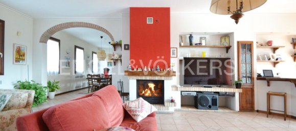 4 bedrooms House in Casier, Italy No. 105250 3