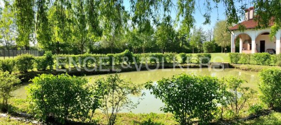 4 bedrooms House in Casier, Italy No. 105250 12