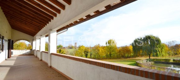 4 bedrooms House in Casier, Italy No. 105250 14