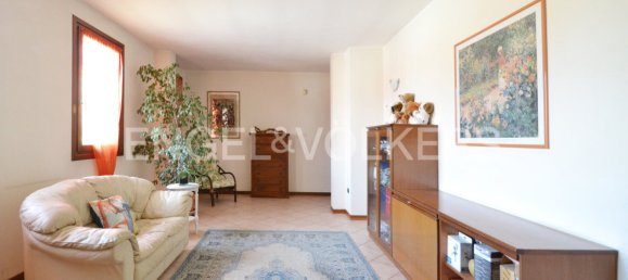 4 bedrooms House in Casier, Italy No. 105250 4