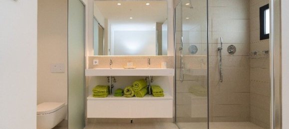 Apartamento de 3 dormitorios en Fuengirola, Spain No. 60602 16