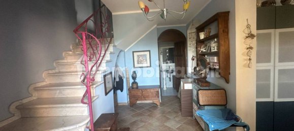 2 Schlafzimmer Haus in Carrara, Italy, Nr. 255565 8