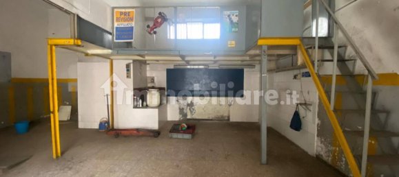 Propiedad comercial de 3 habitaciónes en San Giorgio a Cremano, Italy No. 131880 12