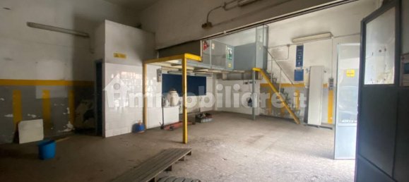 Propiedad comercial de 3 habitaciónes en San Giorgio a Cremano, Italy No. 131880 5