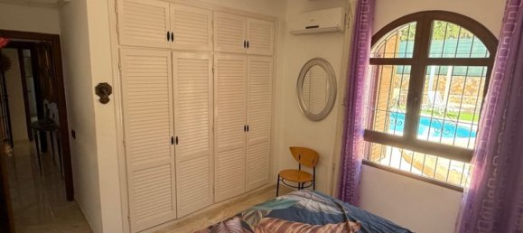 4 bedrooms Villa in Alicante, Spain No. 184717 8