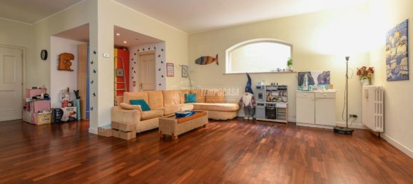 3 rooms Apartment in Gargnano, Italy No. 231721 2