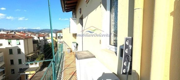 2 bedrooms Apartment in Florence, Italy No. 324463 8