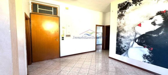 2 bedrooms Apartment in Florence, Italy No. 324463 3