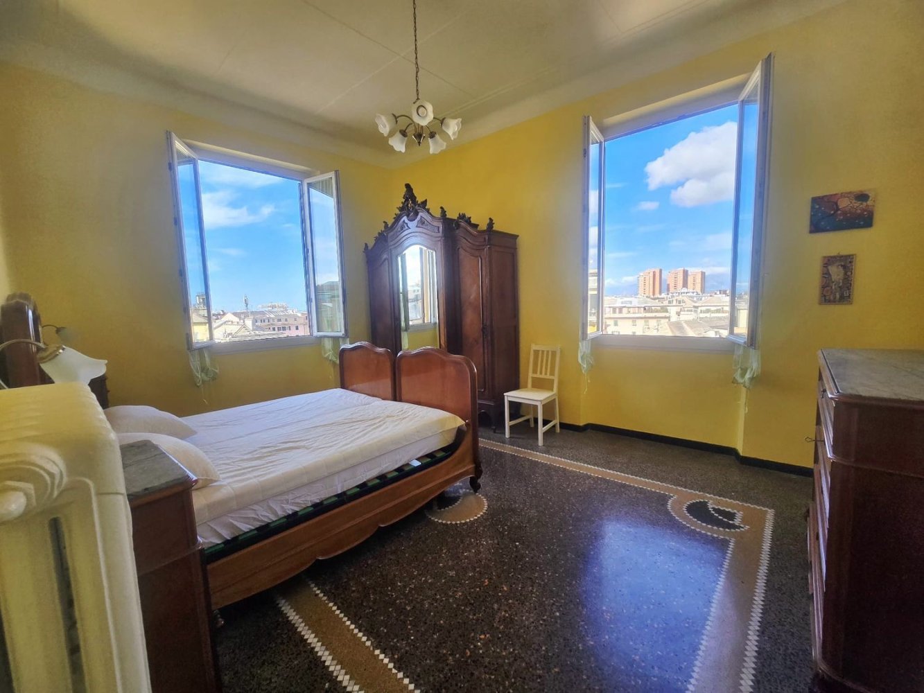 Apartamento de 4 dormitorios en Genoa, Italy No. 378078