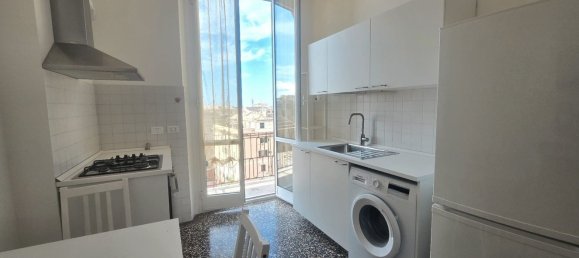 Apartamento de 4 dormitorios en Genoa, Italy No. 378078 3