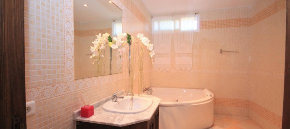 5 bedrooms House in Monda, Spain No. 44629 12