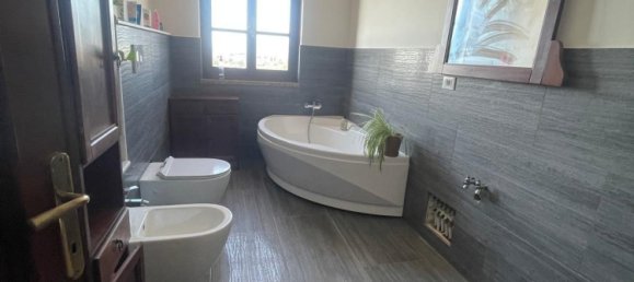 3 bedrooms Villa in Carrara, Italy No. 50903 9