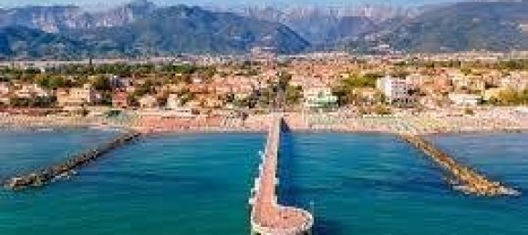 3 bedrooms Villa in Carrara, Italy No. 50903 18