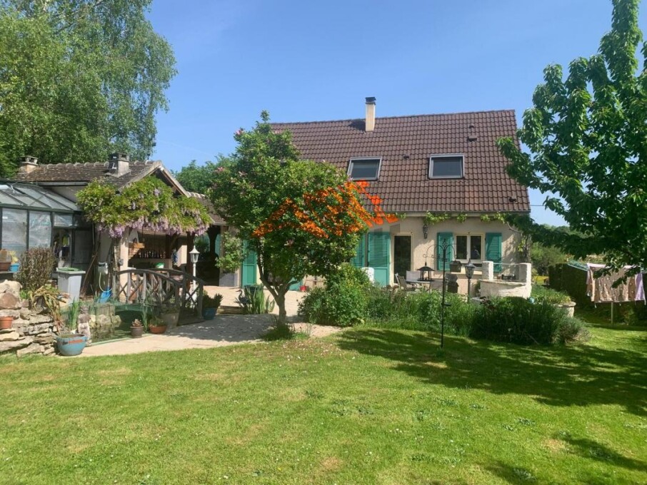 Дом с 5 спальнями в Люзарш, Франция № 324181