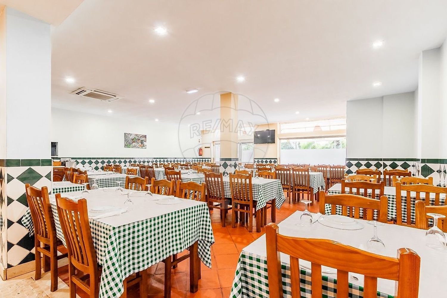  عقار تجاري في Riba de Ave, Portugal 2025متر مربع رقم 69720