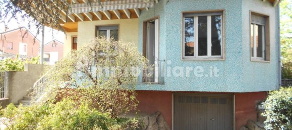 3 bedrooms Apartment in Carugo, Italy No. 310257 2