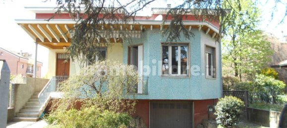 3 bedrooms Apartment in Carugo, Italy No. 310257 4