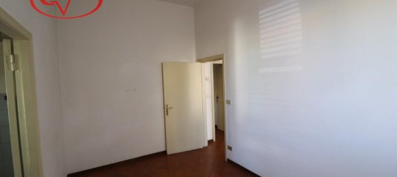 3 rooms Apartment in Montevarchi, Italy No. 238995 8